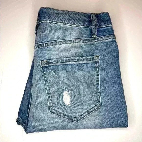 Sneak Peek Womens Jeans Straight Leg Destroyed Distressed Light Wash Size 29 - Picture 9 of 10